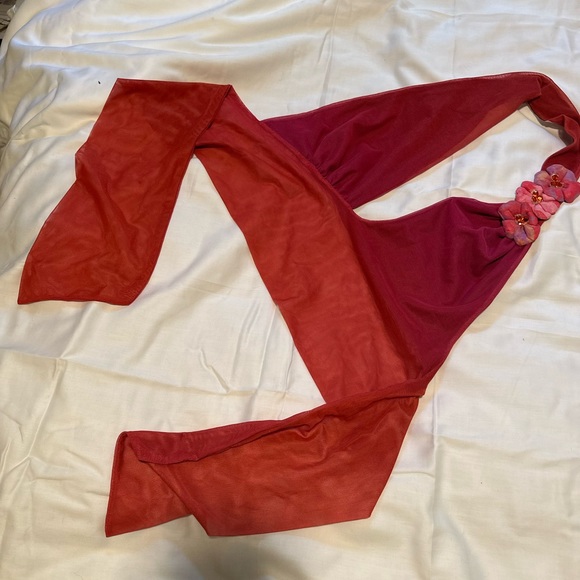 Cute bodycon tie back halter - Picture 1 of 5